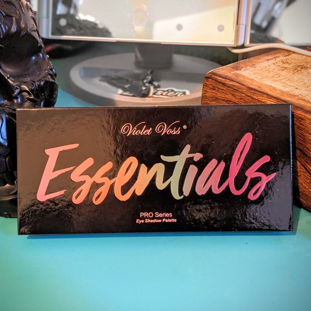 Violet Voss - Essentials Eye Shadow Palette